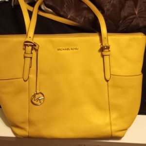 Michal kors bag
